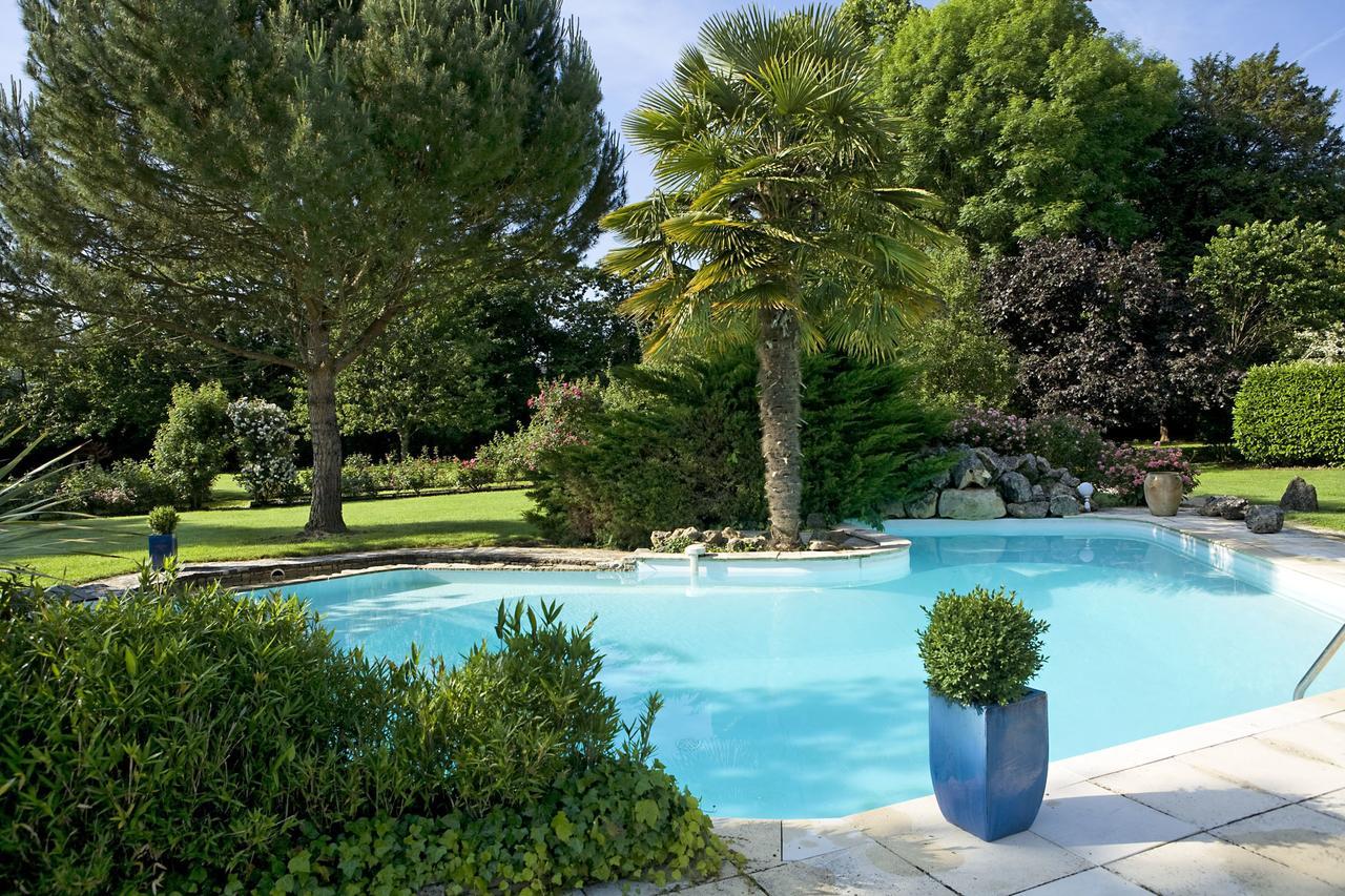 Villa La Roseraie avec accès piscine Hôtel La Roseraie Montignac-Lascaux Exterior foto